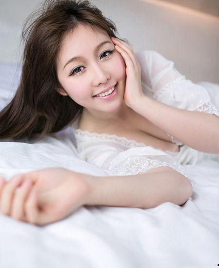 巨乳若妻 诱惑在线播放,在线诱惑背后的家庭伦理纠葛