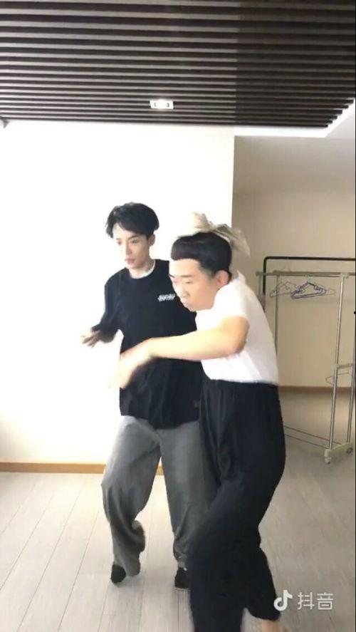 杨迪抖音爆料视频大全下载,揭秘明星幕后趣事