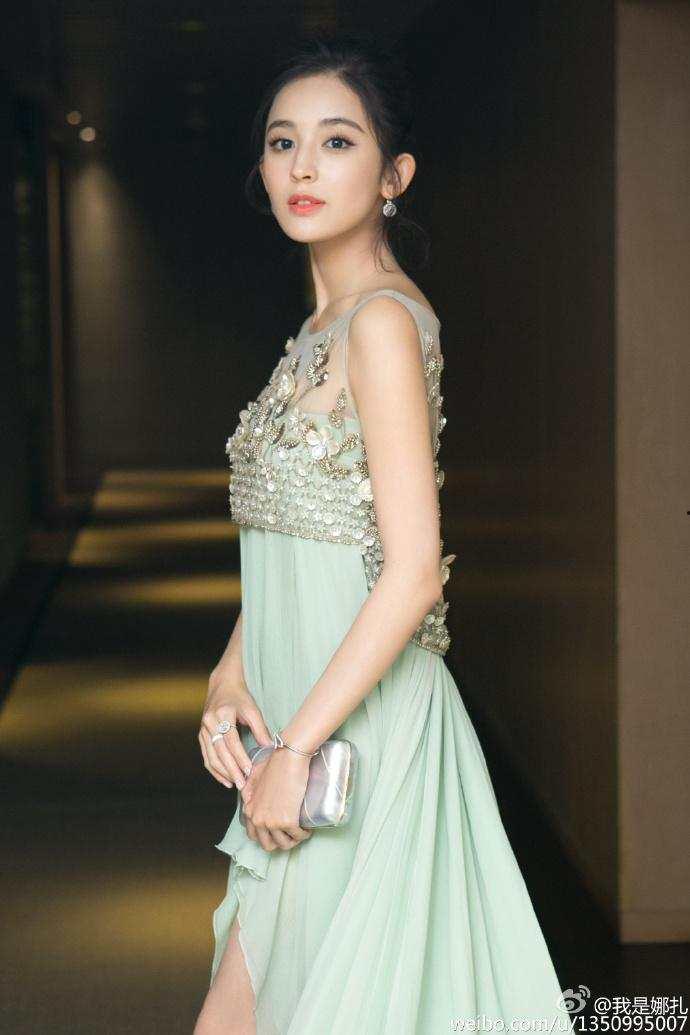 古力娜扎丝袜脚视频,惊艳瞬间引网友热议